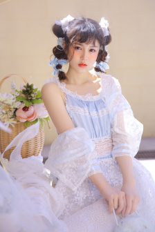 军训跳舞女孩
